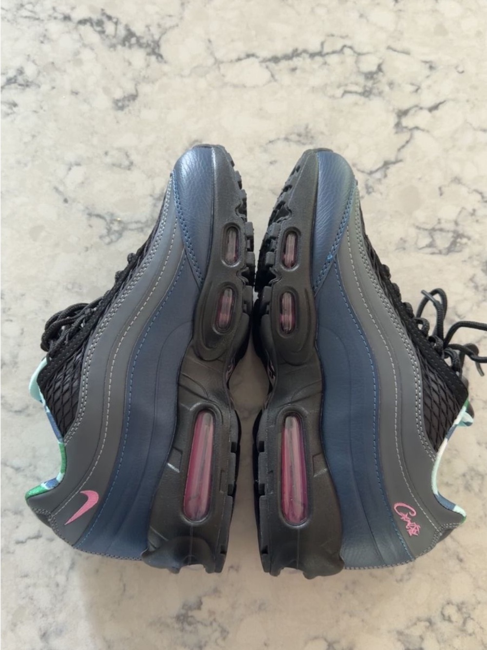 Nike Men/women Air Max 95 Sneakers in Navy and Pink Accents